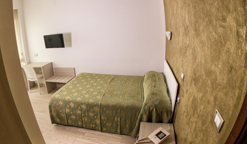 Tourist Hotel Potenza Habitación foto